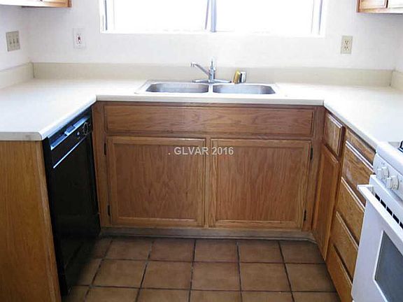 3rd image of 7724 Kalmalii Ave #0