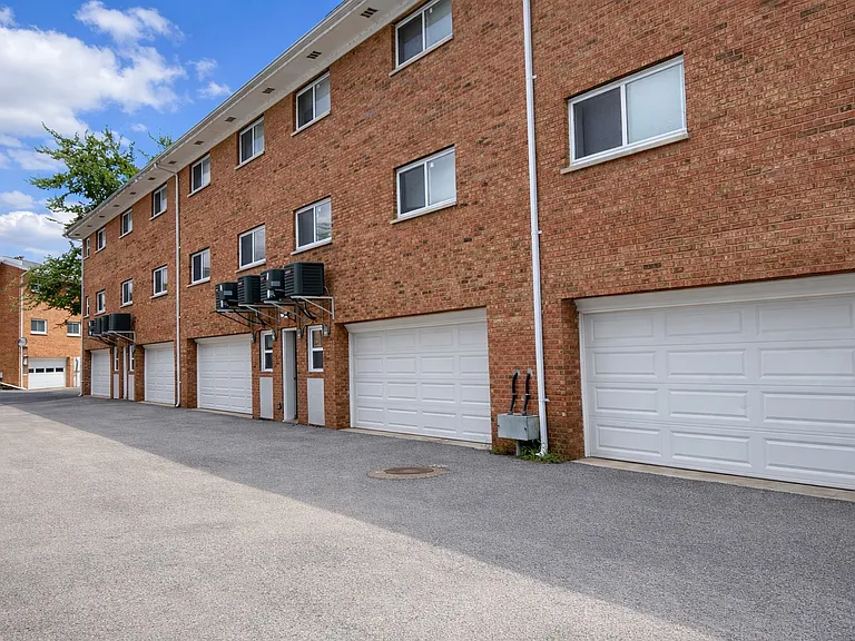 941 Brookside Ave #C — Photo 9
