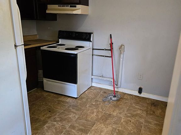 4th image of 2612 Gaston Ave APT C