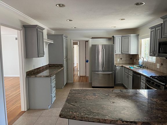 2nd image of 5617 N Bryn Mawr St