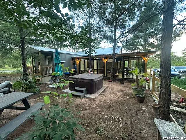 259 N Pinehill Dr — Photo 2
