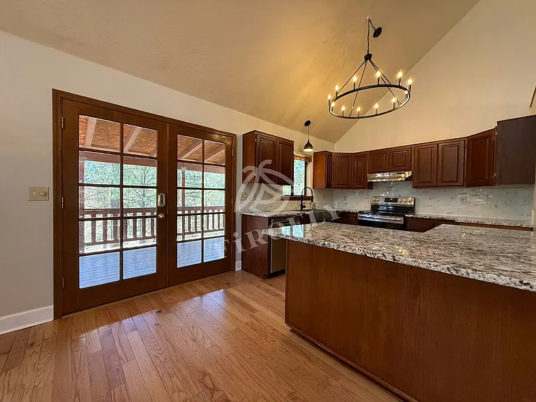 2813 Dogleg Way — Photo 3