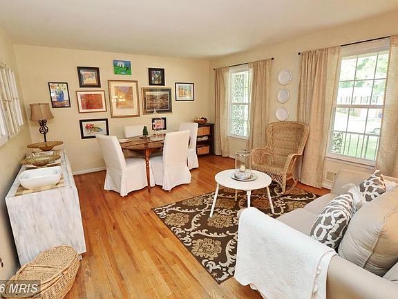 4th image of 9204 Mimosa Dr