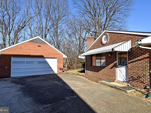 5th image of 6226 Yellowstone Dr