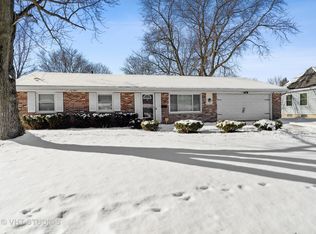 14 Fieldpoint Rd, Montgomery, IL 60538