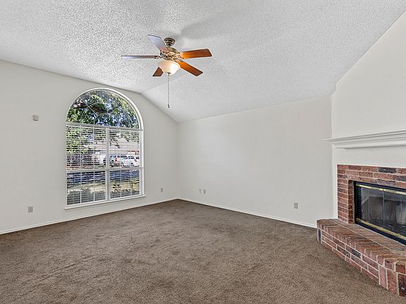 3rd image of 2804 Monthaven Dr