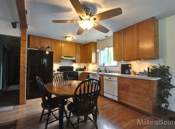 2nd image of 20269 Fenton St