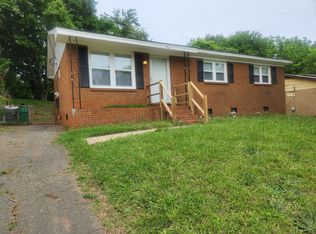 718 Dunbrook Ln, Charlotte, NC 28217