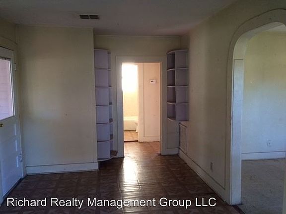 5th image of 3031 Sidney Ave