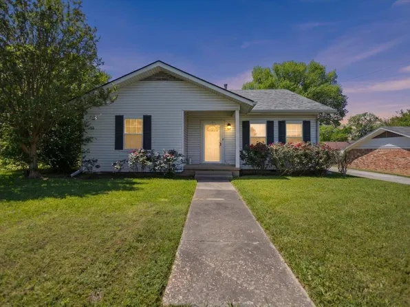 1001 S Georgia St, Troup, TX 75789
