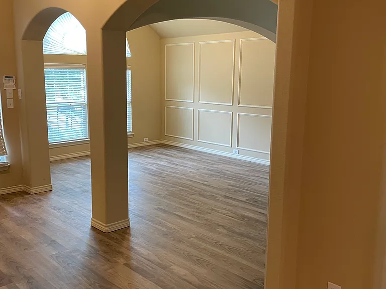 817 Graystone Dr — Photo 4