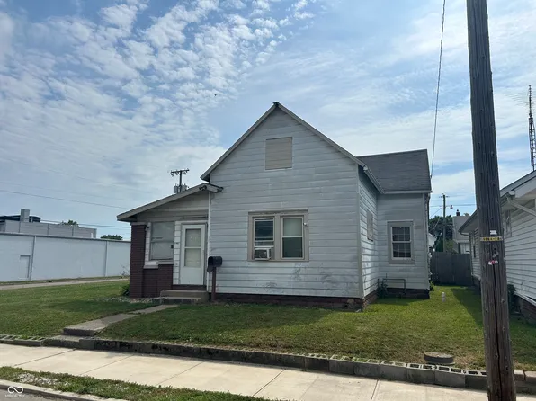 1702 S High St, Muncie, IN 47302