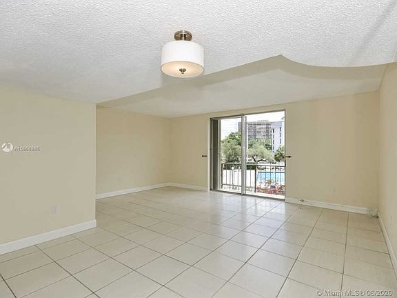3rd image of 1701 NE 115th St APT 29A