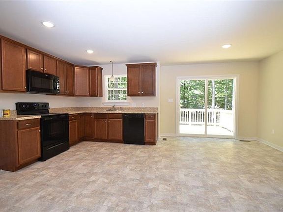 2nd image of 7028 Winthrop St
