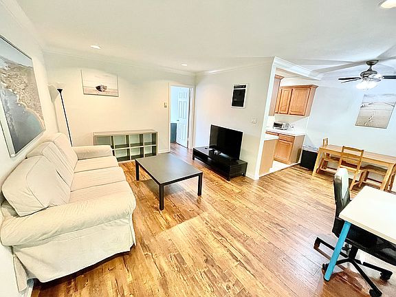 3rd image of 3771 Jasmine Ave APT 10