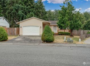 765 NW Quarterdeck Loop, Oak Harbor, WA 98277