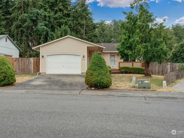 765 NW Quarterdeck Loop, Oak Harbor, WA 98277