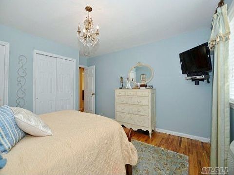 3rd image of 713 Willis Ave APT 1B