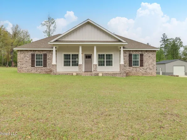 105 Pineview Dr, Lucedale, MS 39452