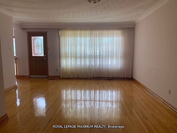4th image of 155 Rainbow Dr