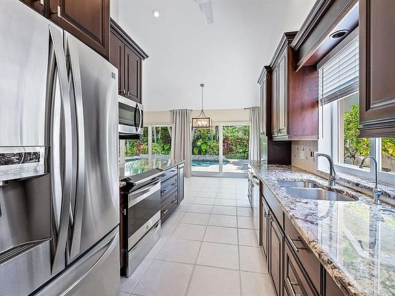 2nd image of 203 E River Park Dr