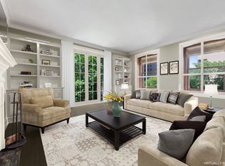 1325 N Astor St APT 4, Chicago, IL 60610