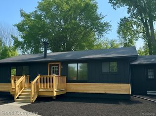 3121 Hessen Rd, Casco, MI 48064