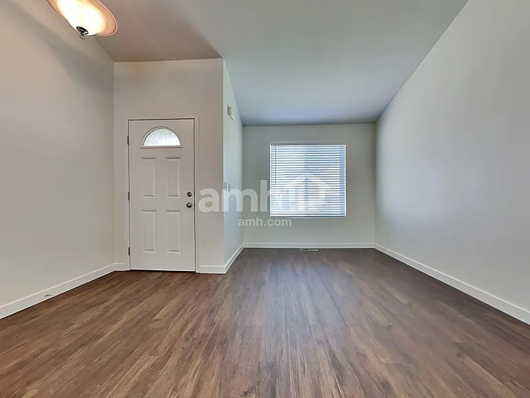 16615 Greenleaf Ave SE — Photo 7