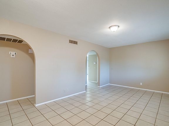 2nd image of 1042 E Garnet Ave