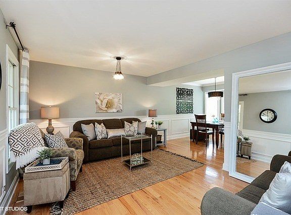 3rd image of 620 Braemar Ln