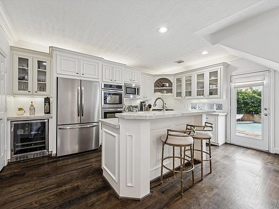 2nd image of 2405 Brun St #B