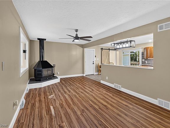 5th image of 10533 Jones Rd