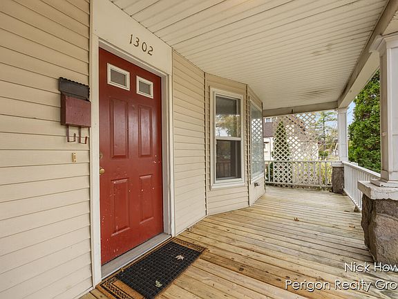 4th image of 1302 Logan St SE