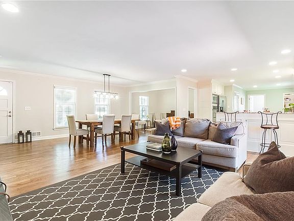 3rd image of 2798 Evans Woods Dr