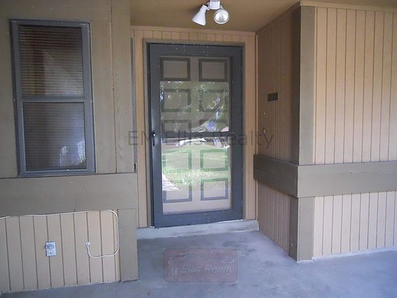 3rd image of 5234 Timber Trace St