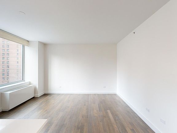 3rd image of 801 Amsterdam Ave APT 5C