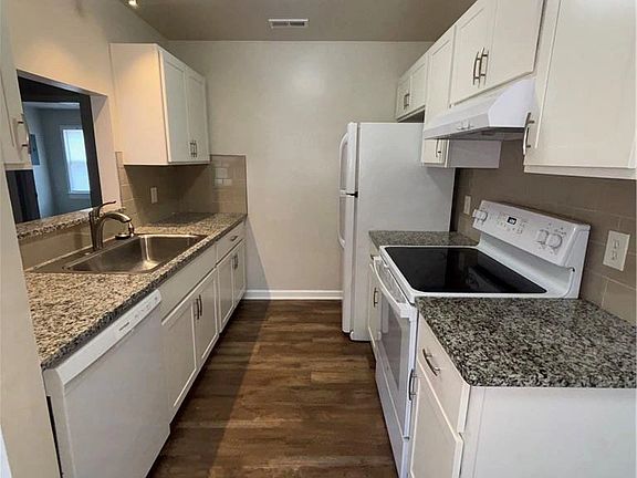 3rd image of 1512 Colonial Ave APT D