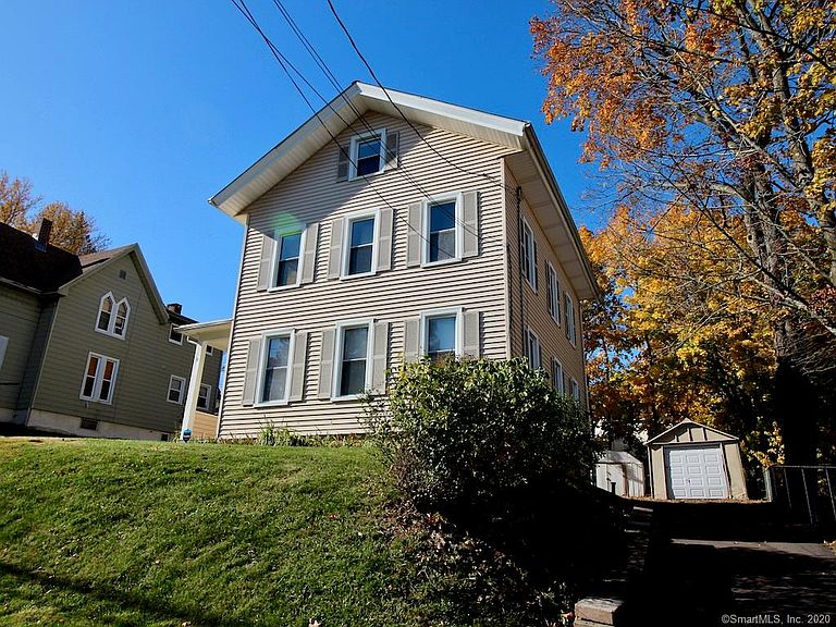 11 Oak St Meriden, CT, 06450 Apartments for Rent Zillow