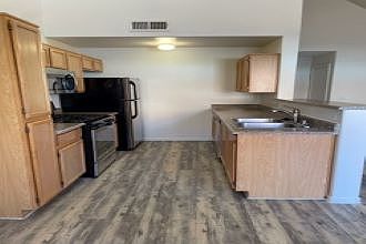 2nd image of 4456 Roscommon St #0