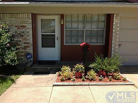 2nd image of 1138 Barclay Dr