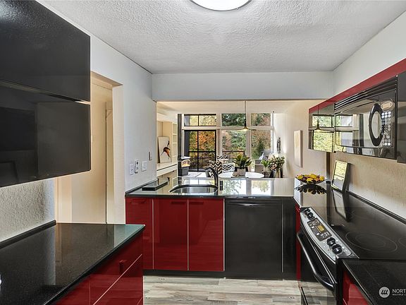 5th image of 6674 138th Avenue NE #610