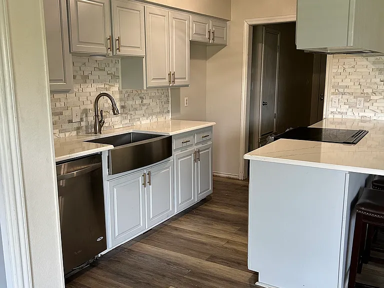 1526 Christine Rd — Photo 3