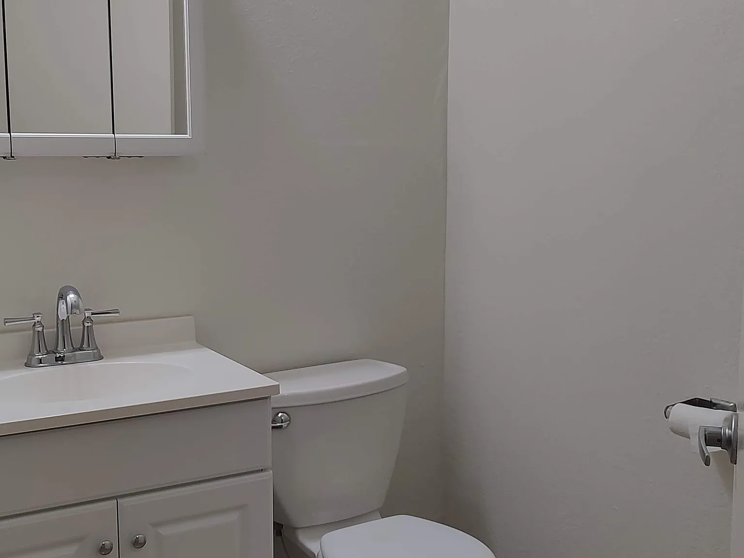3 bed, 2576 sqft, $1,650 — Photo 2