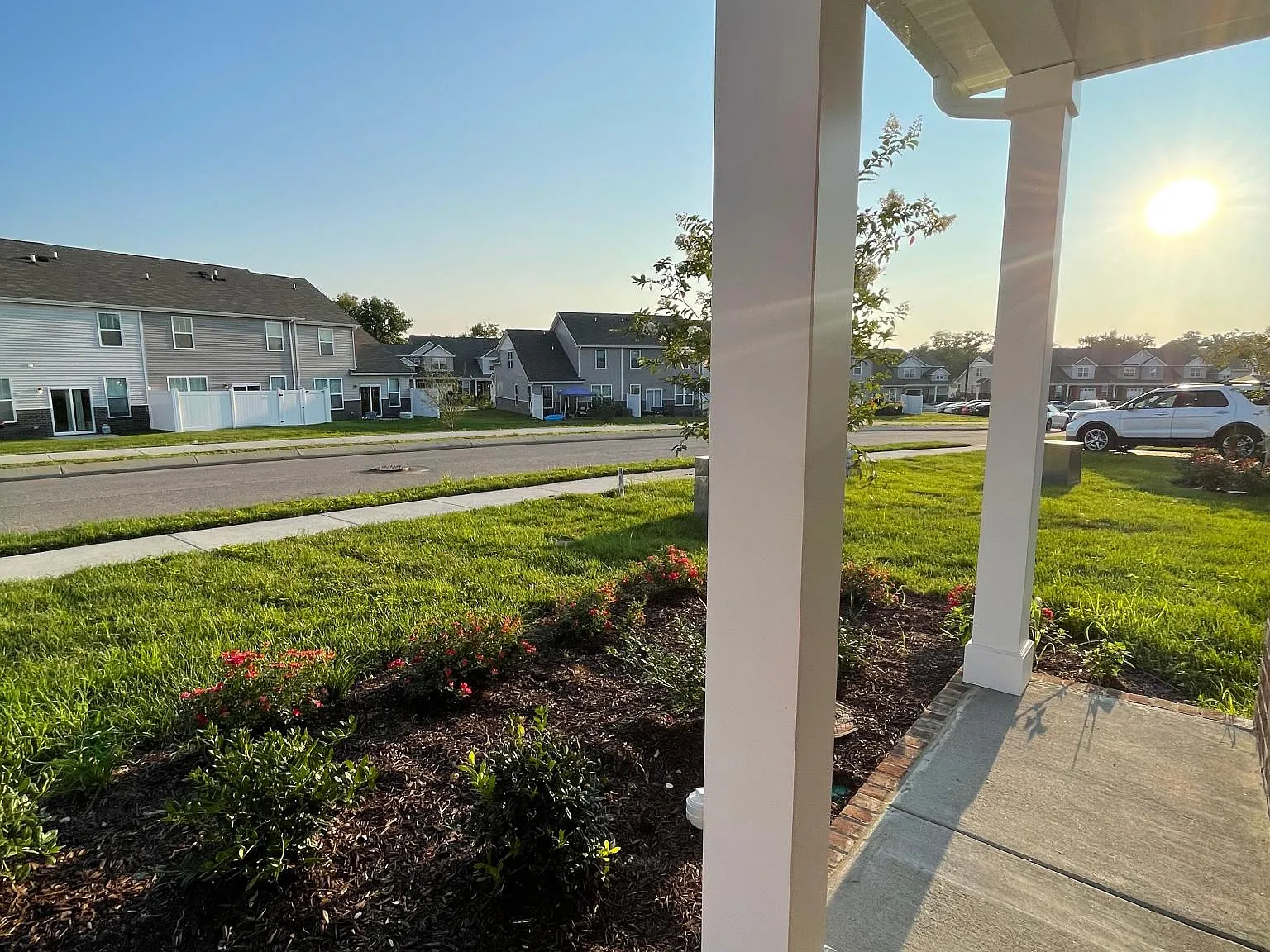 3 bed, 2.5 bath, 1729 sqft, $1,995 — Photo 4