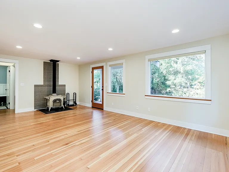 8013 NE Bucklin Hill Rd — Photo 6