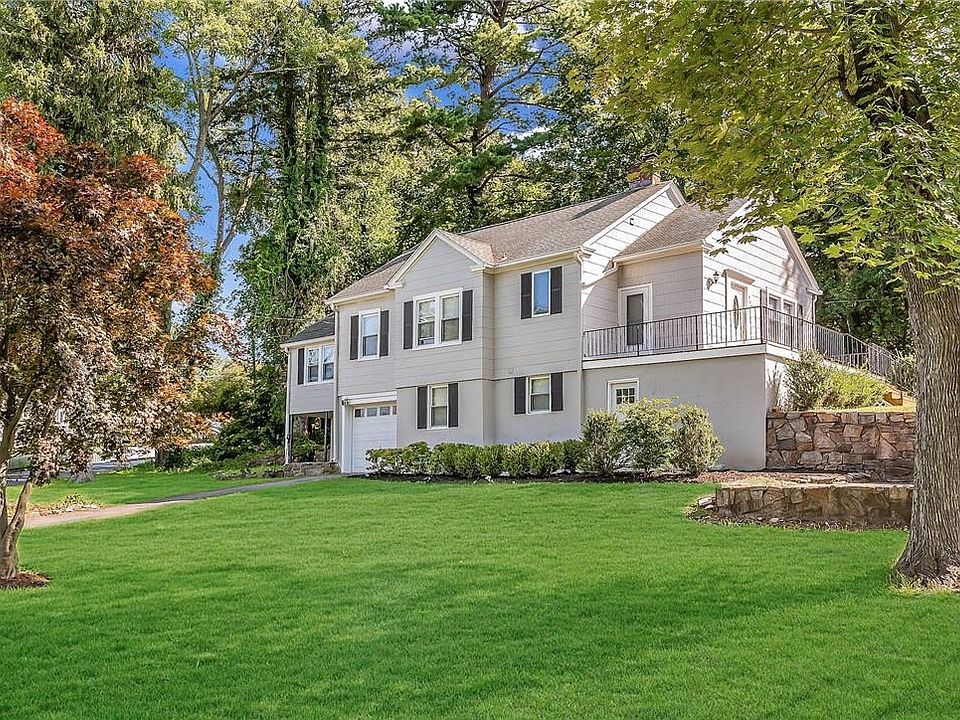 1st image of 884 Linda Avenue