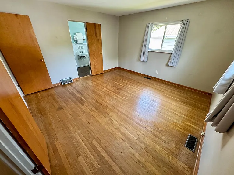 2562 Bristol Rd — Photo 26