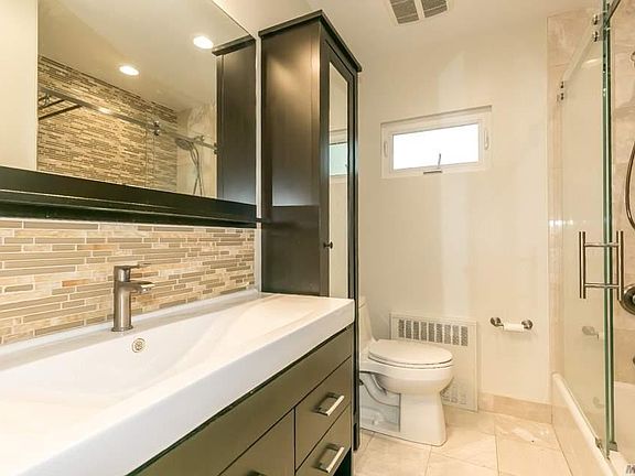 4th image of 11 Soundview Dr