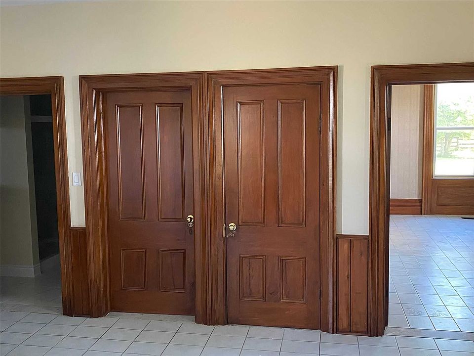 2nd image of 6116 Tremaine Rd