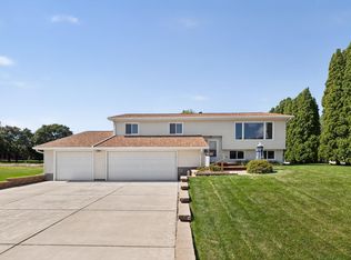 1611 N Oak St, Lake City, MN 55041